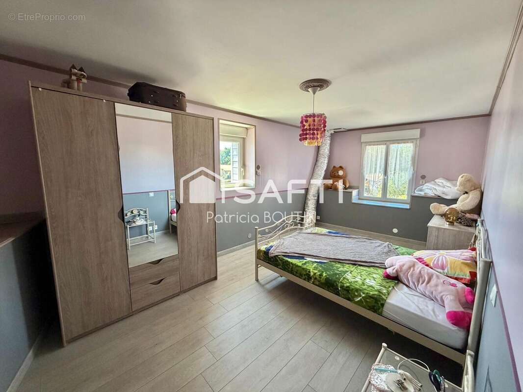 Maison 186 m² à La Creche  - photo 5