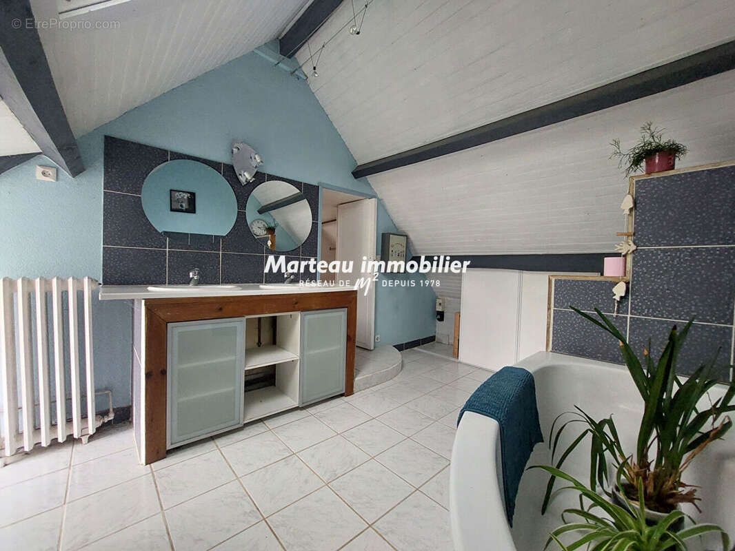 Maison à SAINT-BIEZ-EN-BELIN