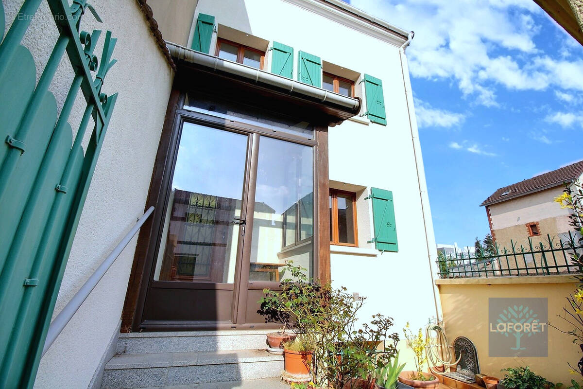 Maison à PUTEAUX