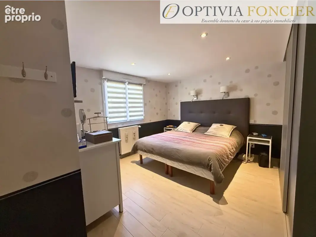 MAISON T7 - BRUZ - Quartier prisé - 190 m2 - 997 m2 de terrain clos - photo 9