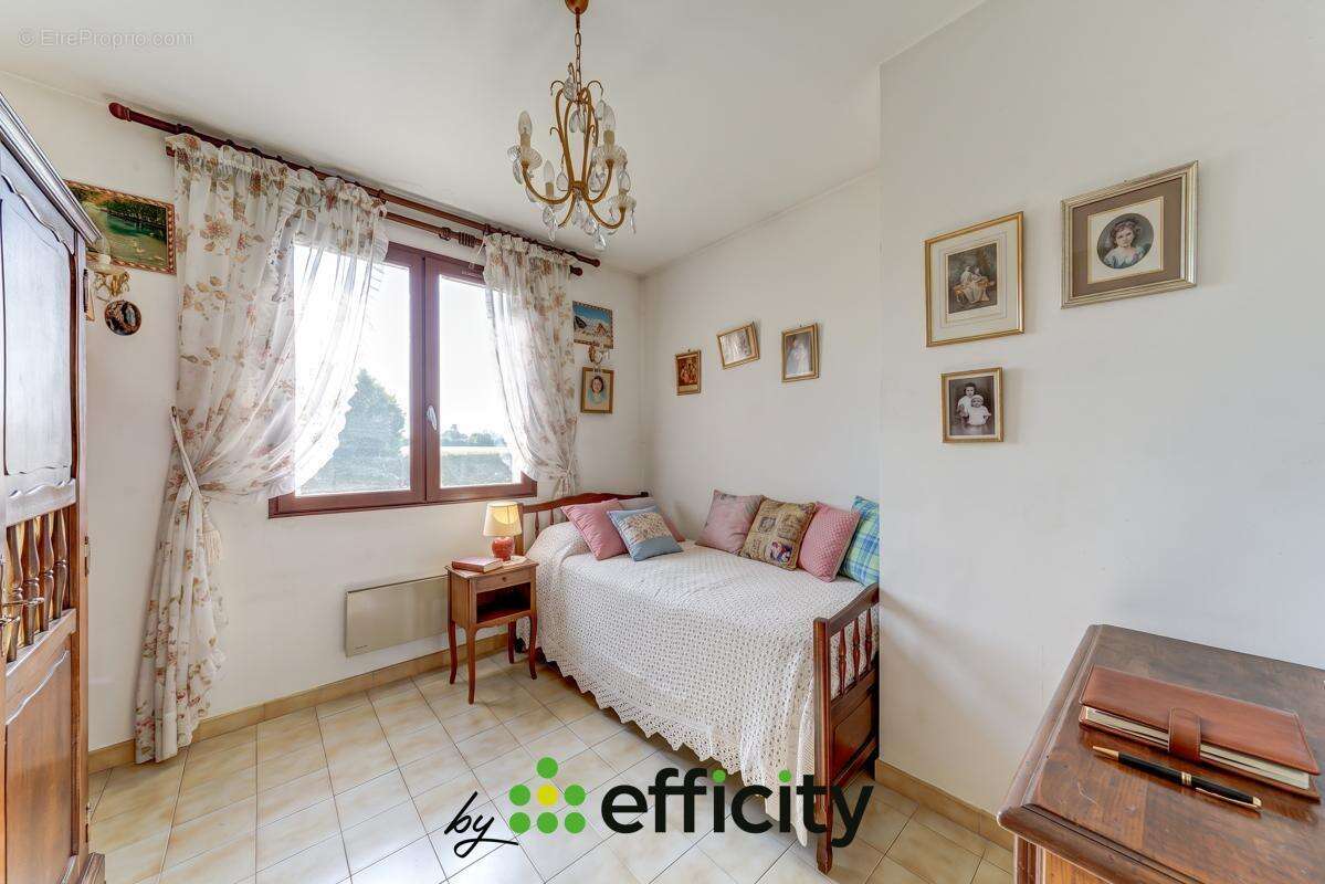 Maison 119 m² à Saint-Priest  - photo 10