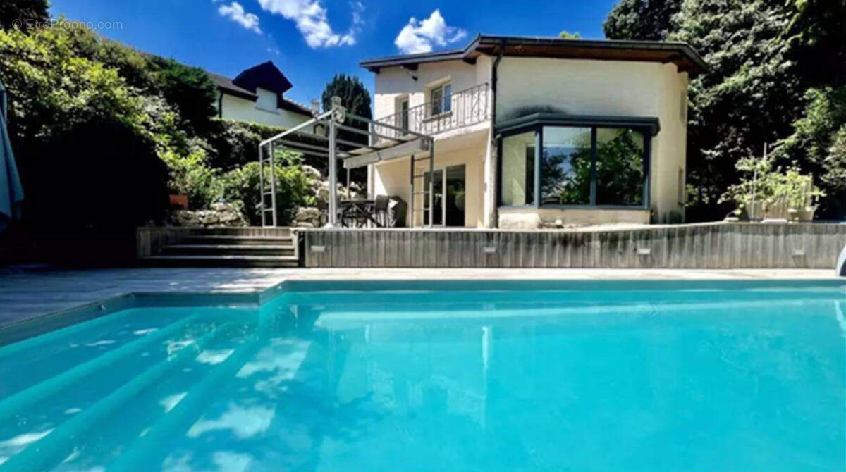 Maison à MONTFERRAND-LE-CHATEAU