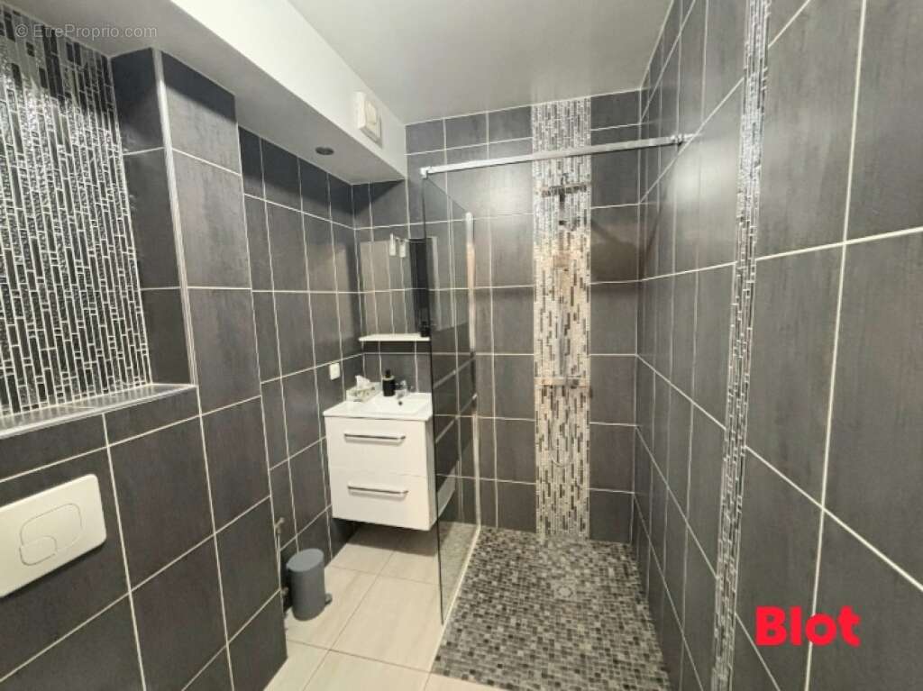 Maison à VEZIN-LE-COQUET