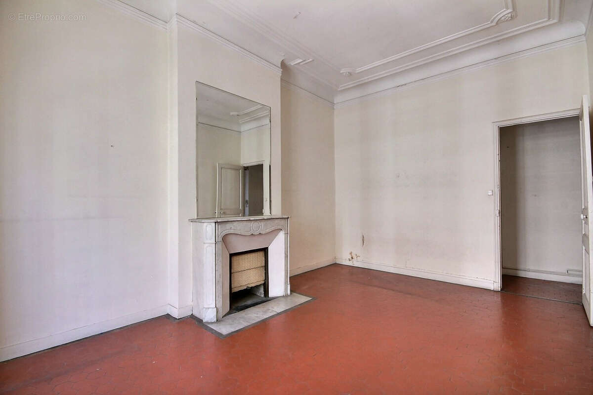 Appartement à MARSEILLE-6E