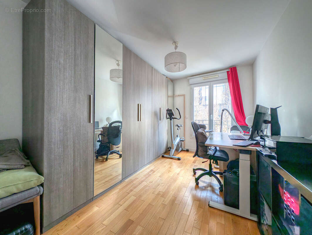 Appartement à LA GARENNE-COLOMBES