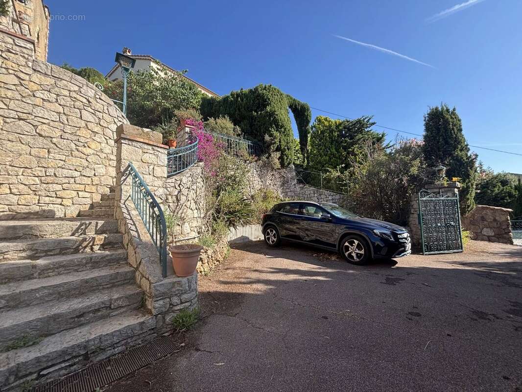 Maison à VALLAURIS
