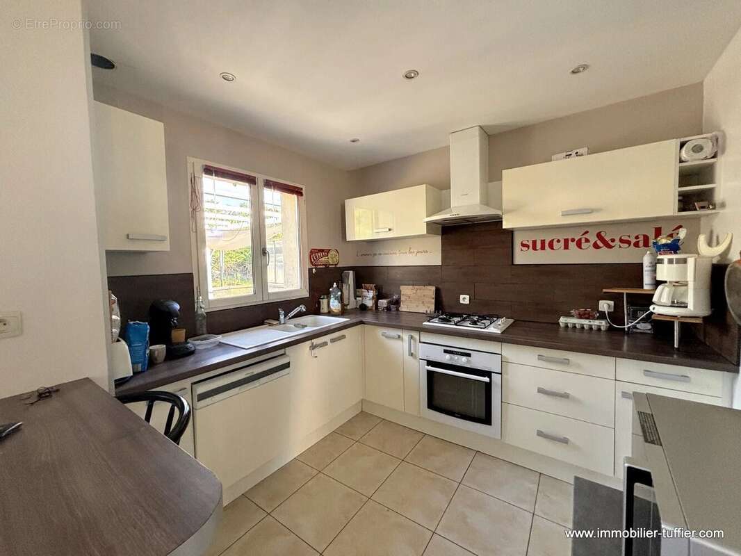 Maison à NUILLE-LE-JALAIS