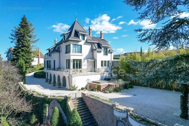 Maison bourgeoise 255 m² entièrement rénovée, parc clos et arboré de 4 303 m² (piscinable), 3 garages, terrasse, jacuzzi - photo 55