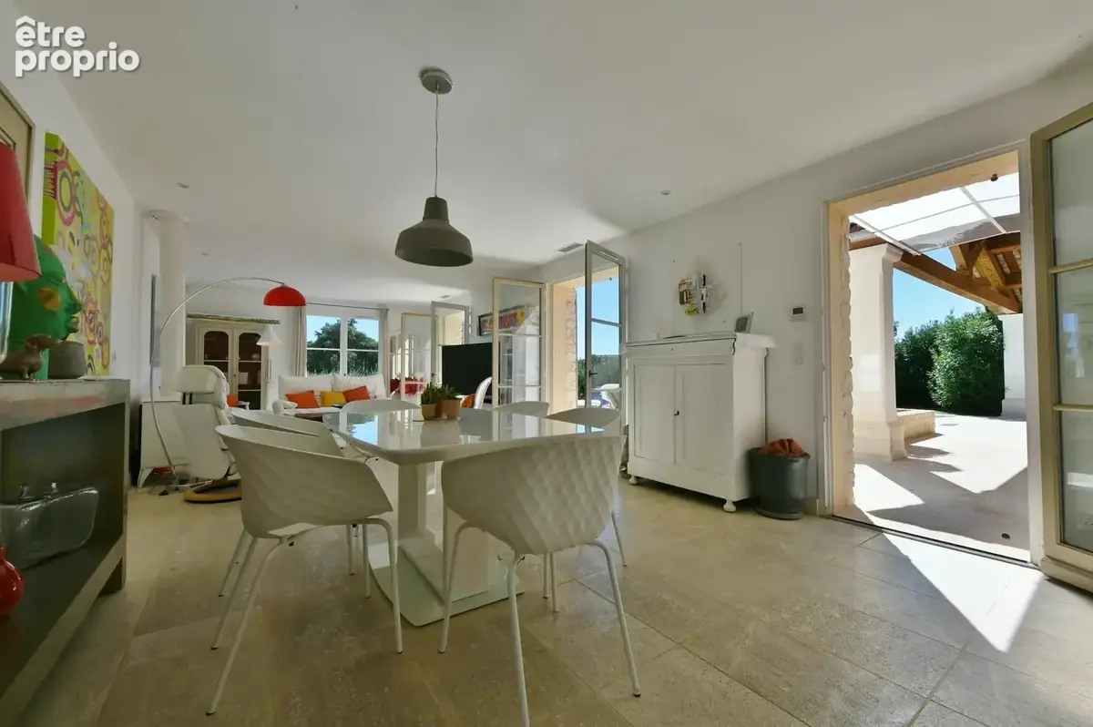 Uzès : Unique propriété avec jardin, piscine et vue - photo 6
