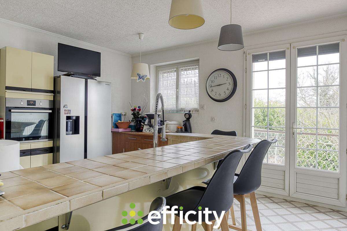 Maison à SALAISE-SUR-SANNE