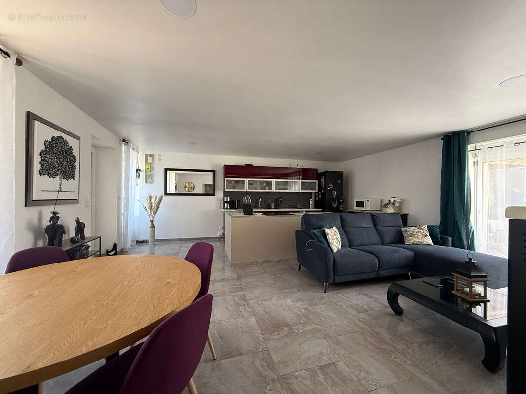 Maison à LES BORDES