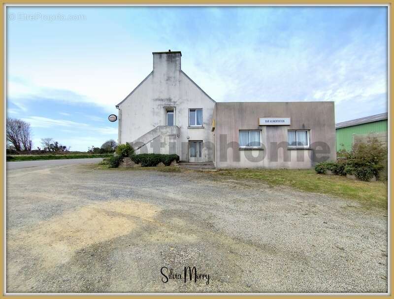 Maison à SAINT-DERRIEN