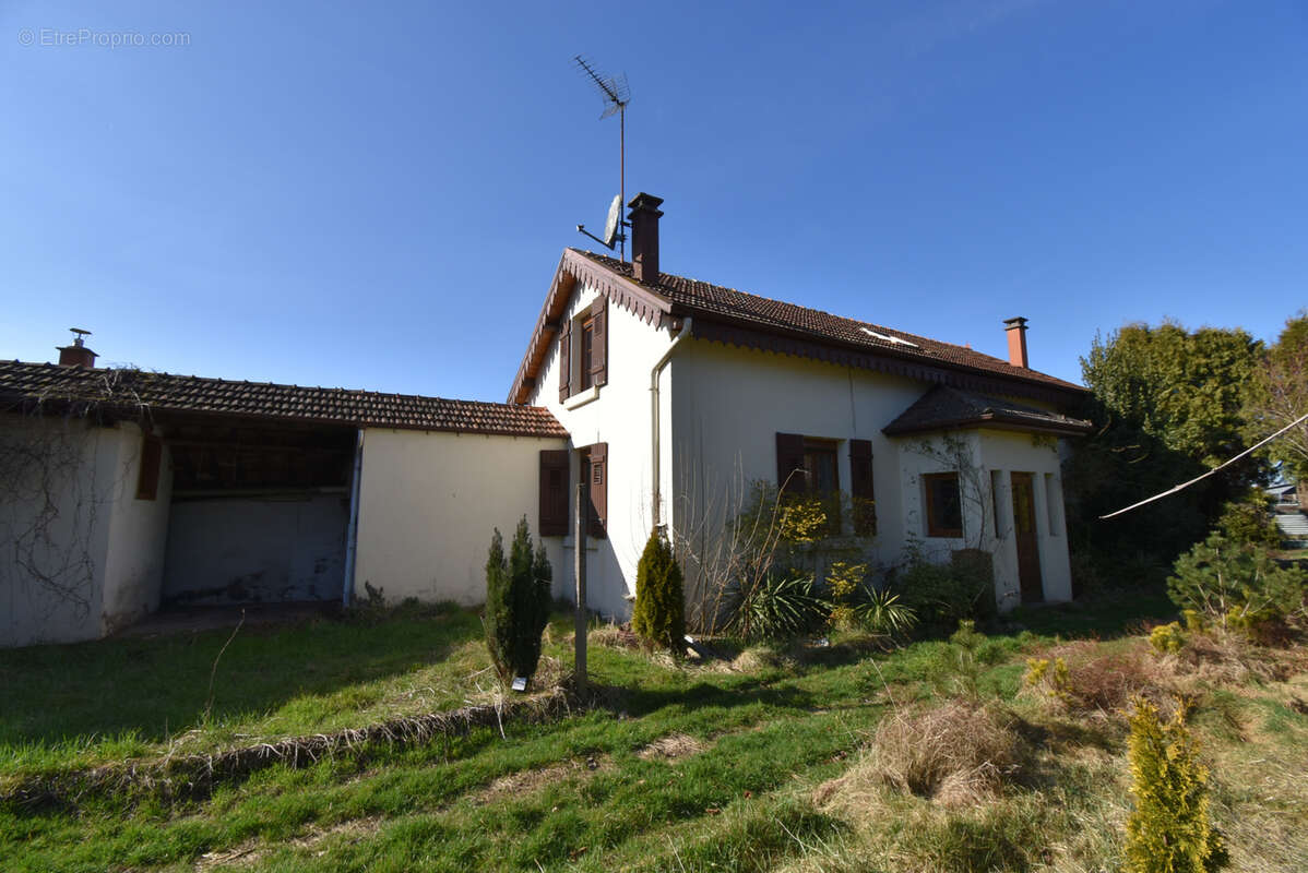 Maison à SAINT-LOUP-SUR-SEMOUSE