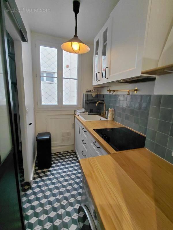 Appartement à PARIS-17E