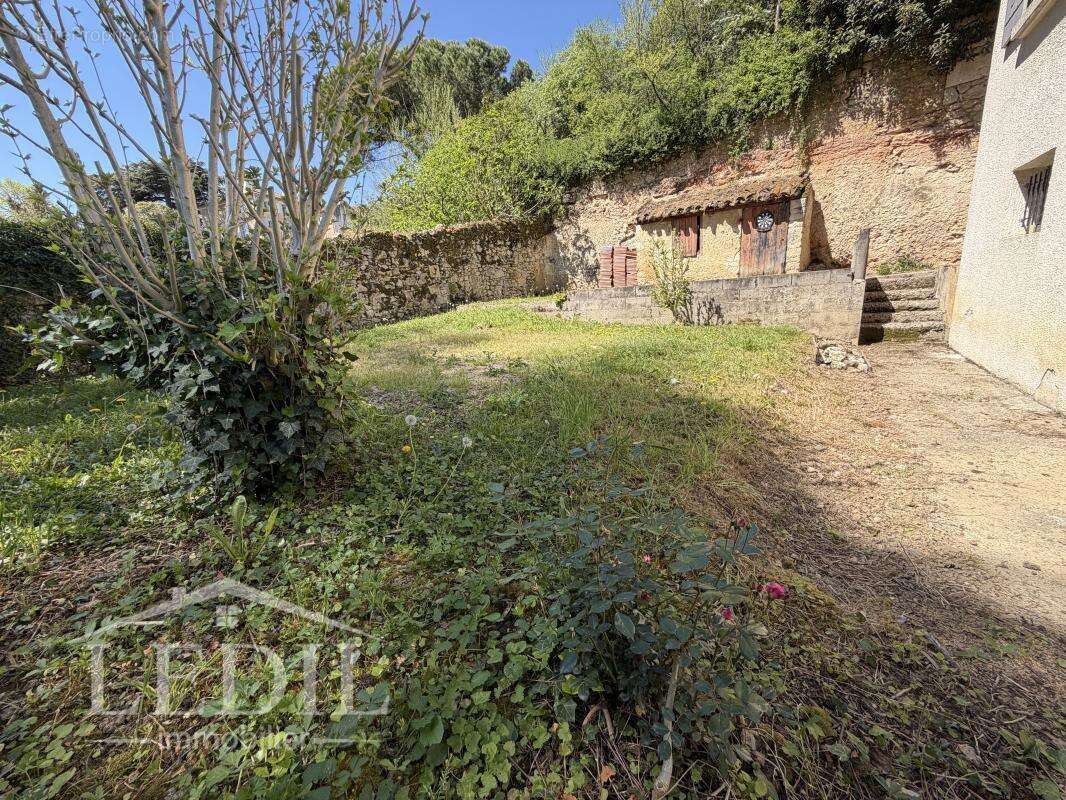 Maison de ville avec jardin, puits et garage - photo 4
