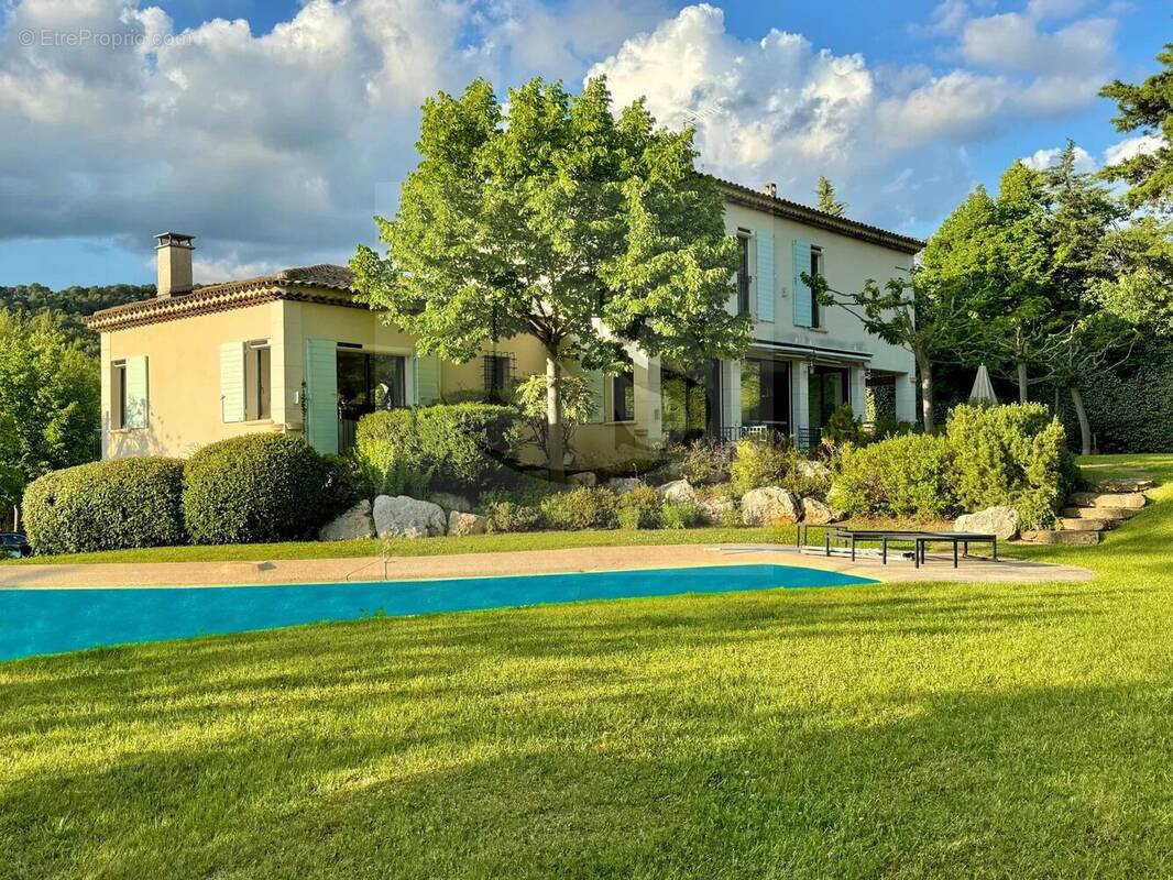 Maison à LE THOLONET