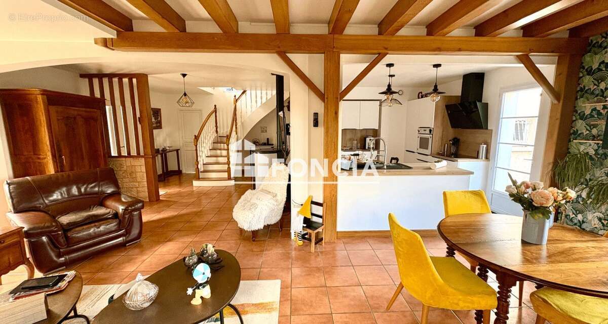 Maison à BUXEROLLES