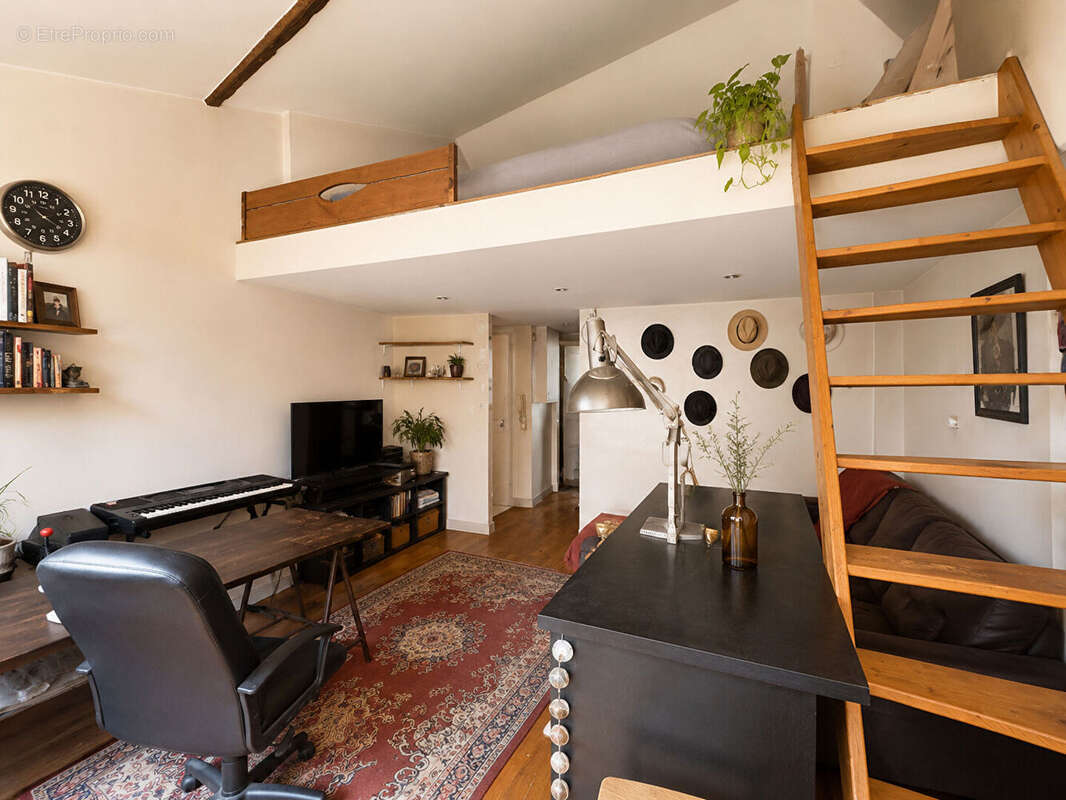 Appartement à PARIS-14E