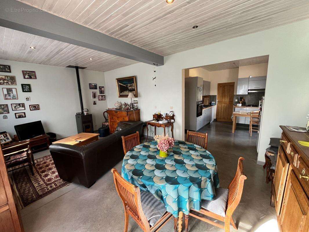 Maison à SAINT-PAUL-LE-JEUNE