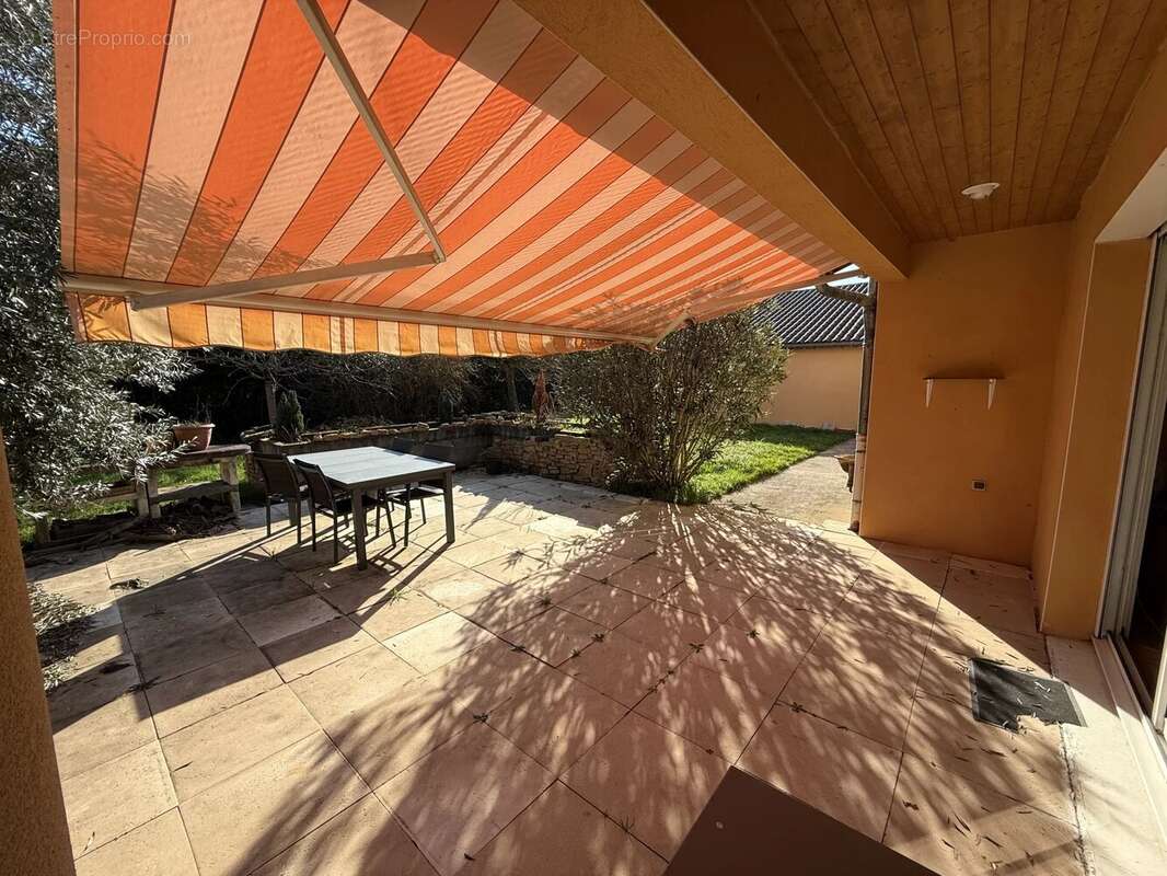 Maison à SAINT-GEORGES-DE-RENEINS