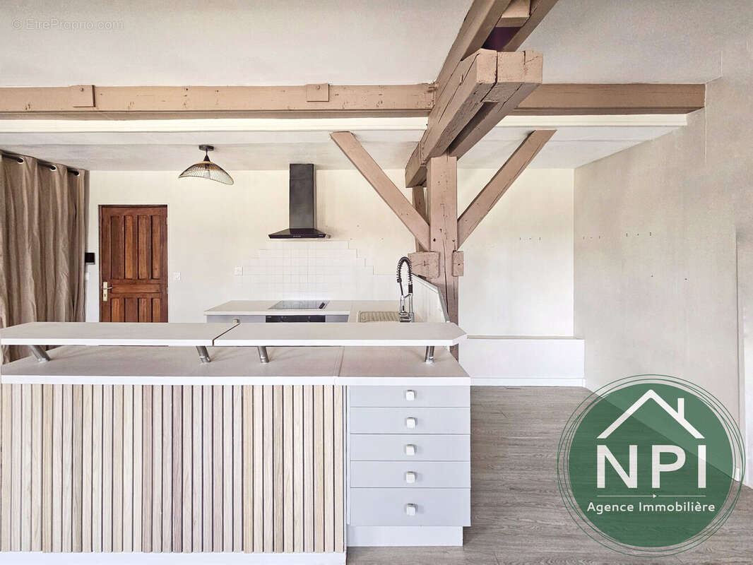 Appartement à VERT-SAINT-DENIS