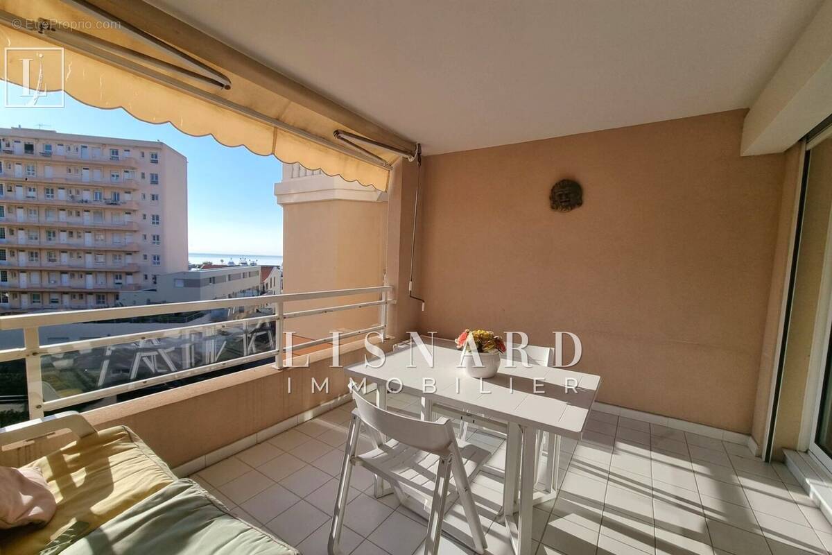 Appartement à VALLAURIS