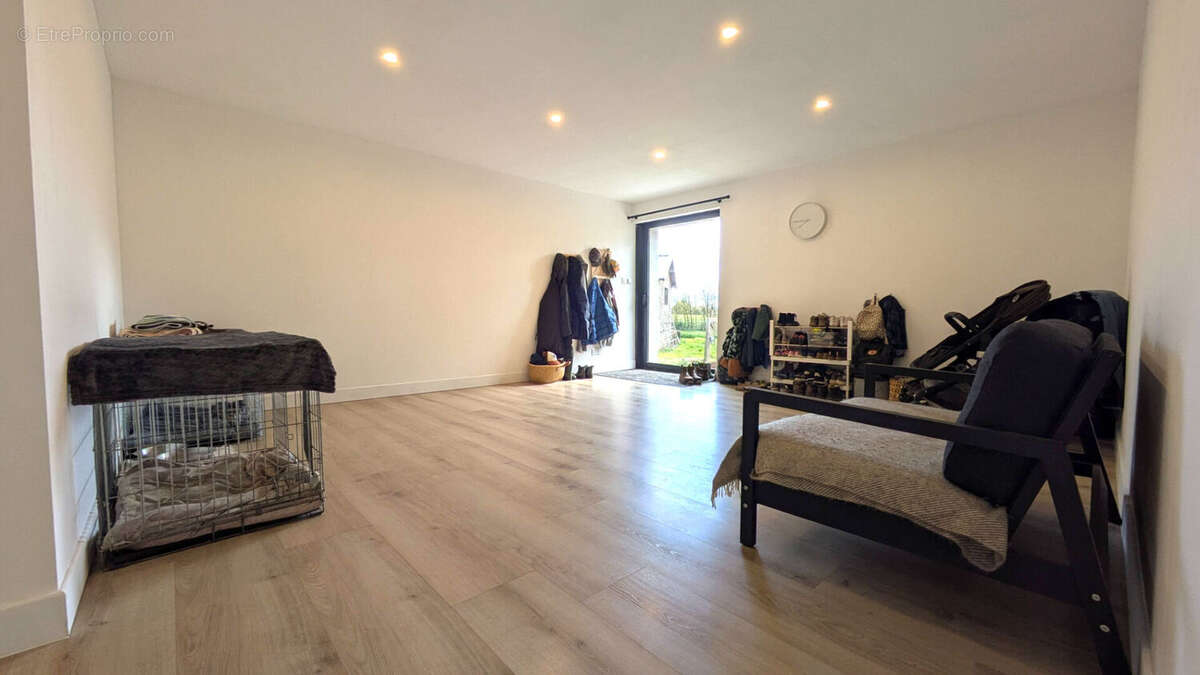 Maison à SAINT-MARTIN-L'ARS