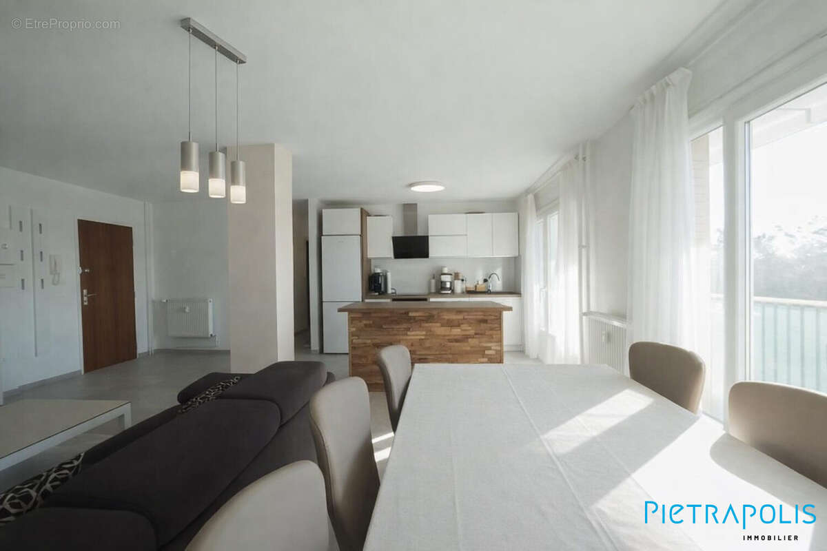 Appartement à RILLIEUX-LA-PAPE