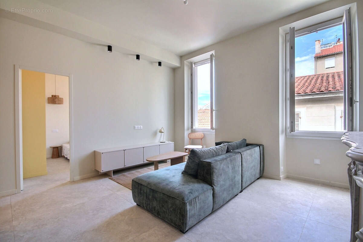 Appartement à MARSEILLE-7E