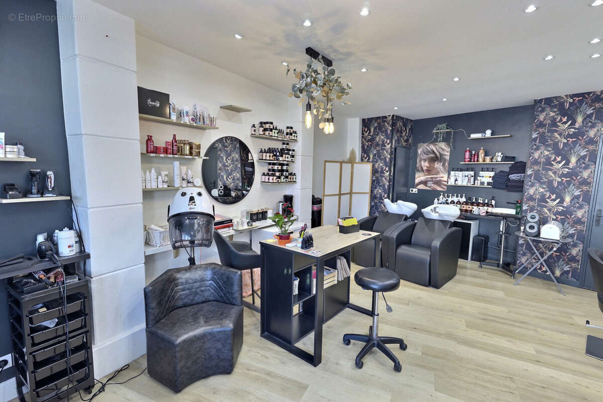 Commerce à MUDAISON