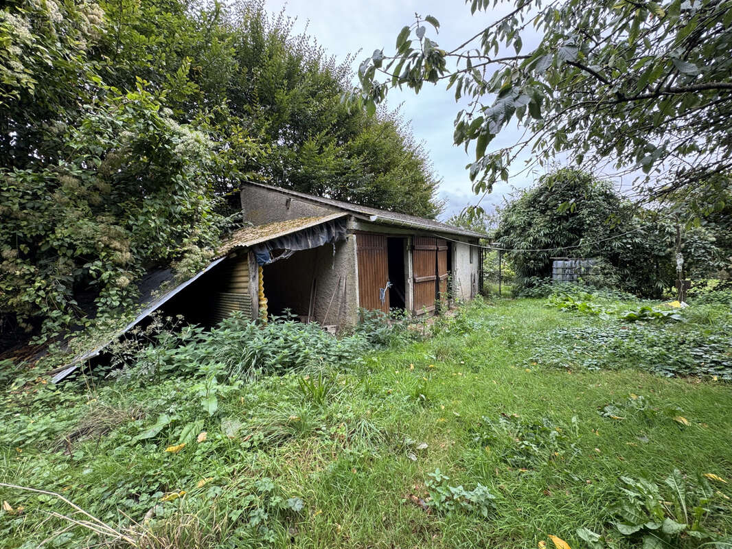 Terrain à VILLERS-COTTERETS