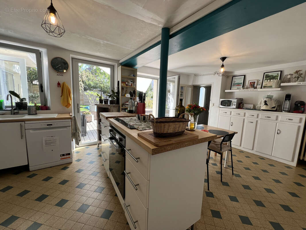 Maison à SAINT-SATUR