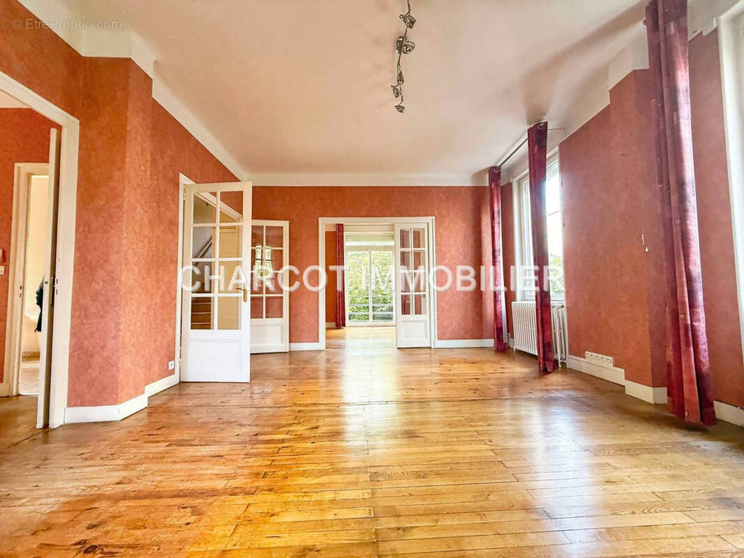 Maison à SAINTE-FOY-LES-LYON