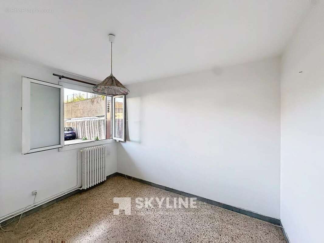 Appartement à MARSEILLE-4E