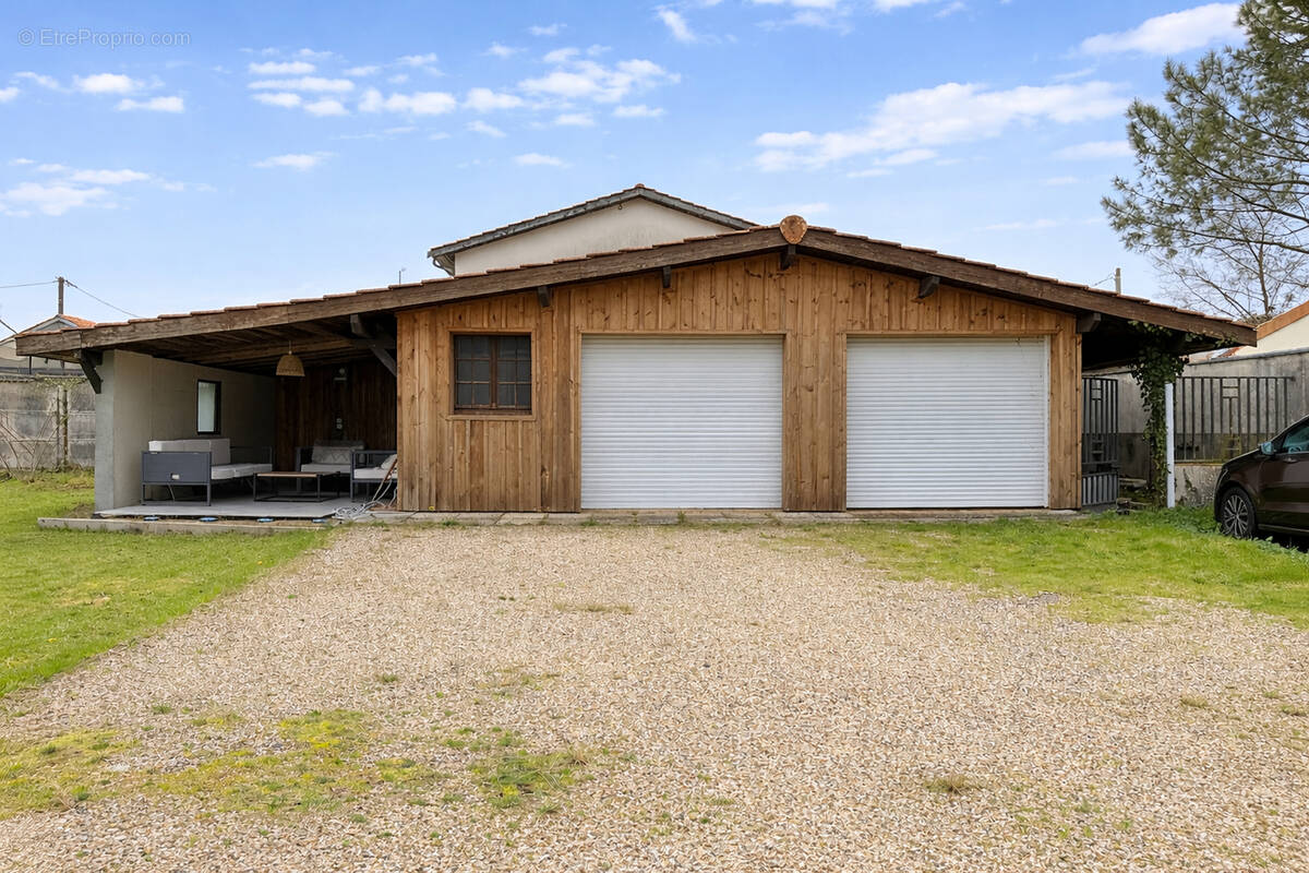 Maison à SAINT-MEDARD-EN-JALLES