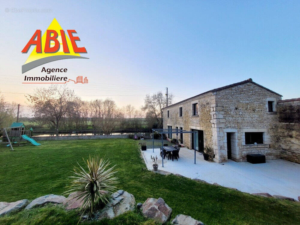 Photo 1 - Maison à VELLUIRE