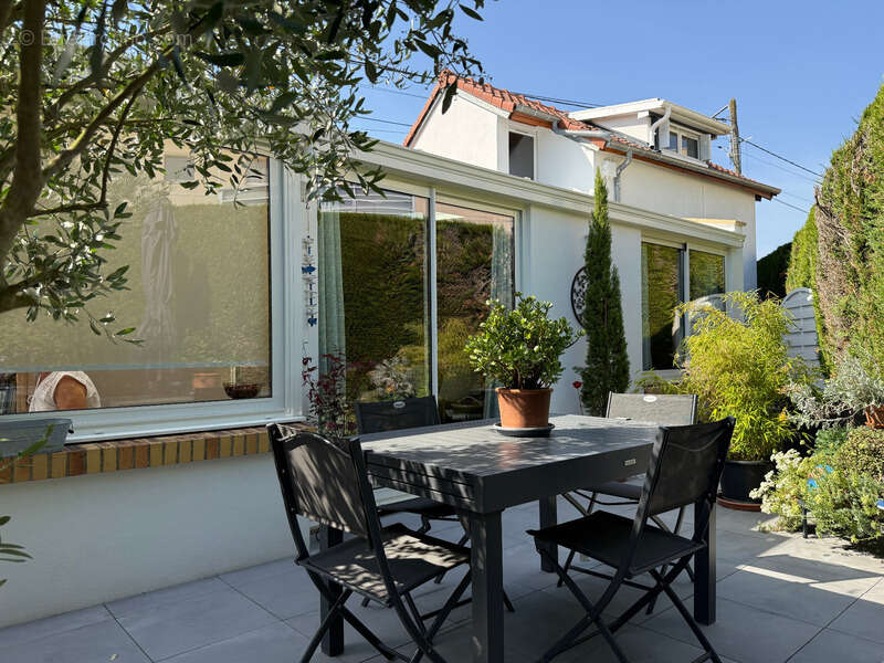 Maison à MERU