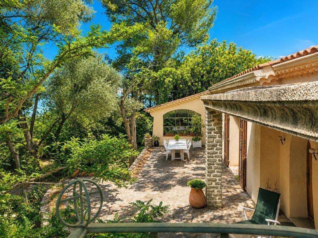 RARE à la vente villa d'exception de 191 m² type 5 sur 1995 m² de terrain - photo 4