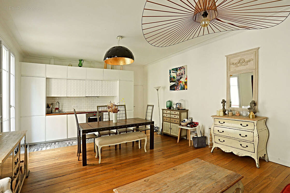 Appartement à PARIS-18E