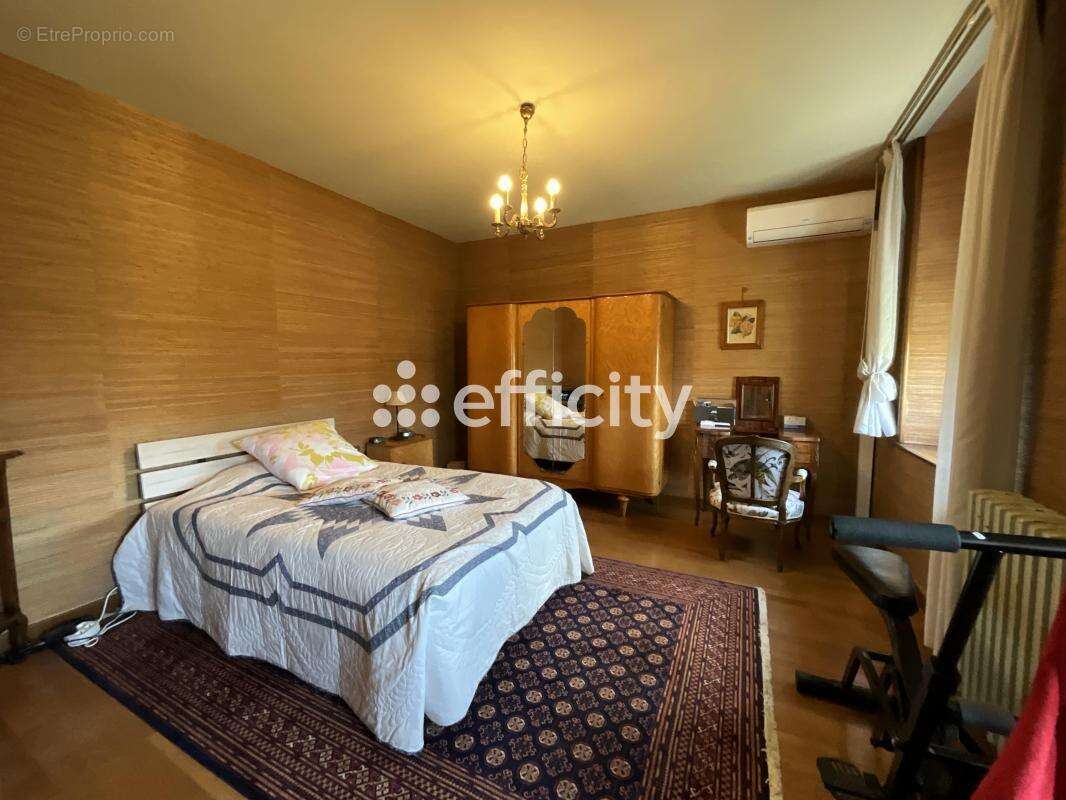 Appartement à PRIVAS