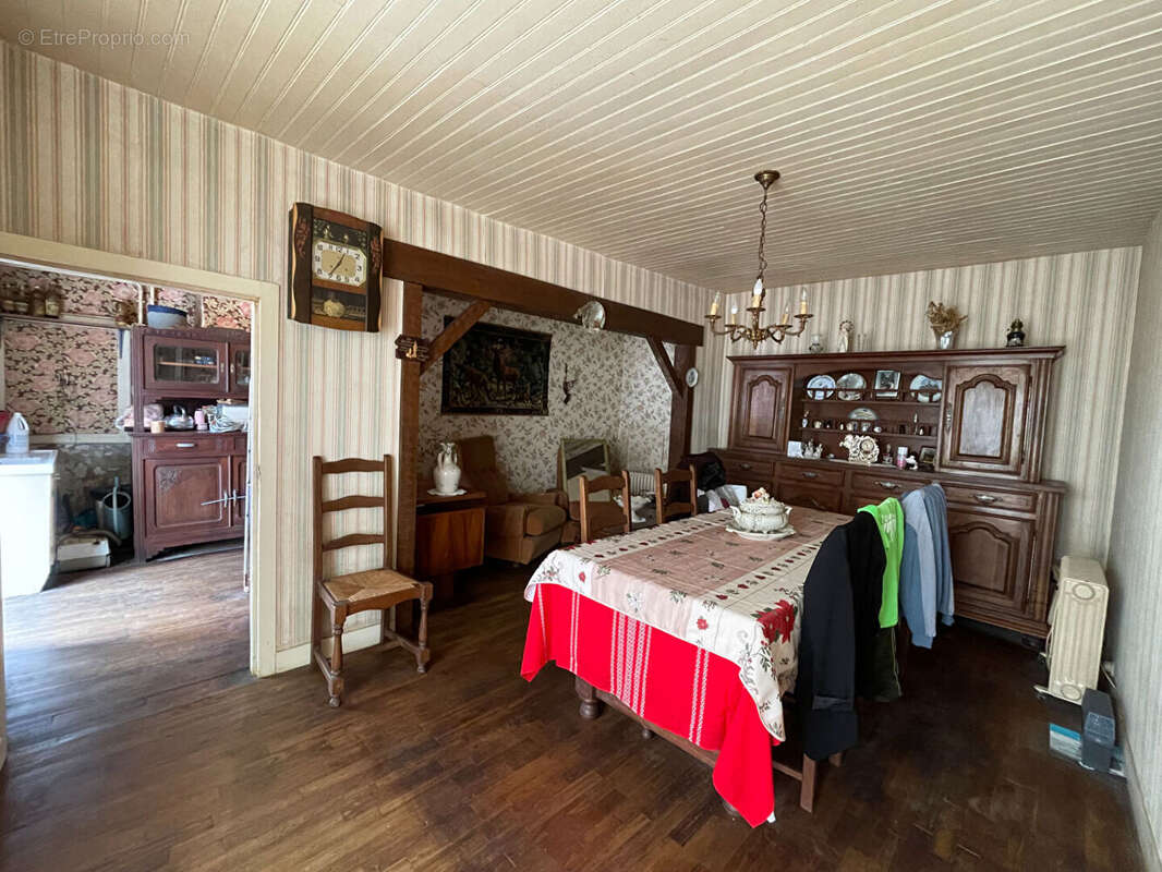 Maison à ORADOUR-SUR-VAYRES