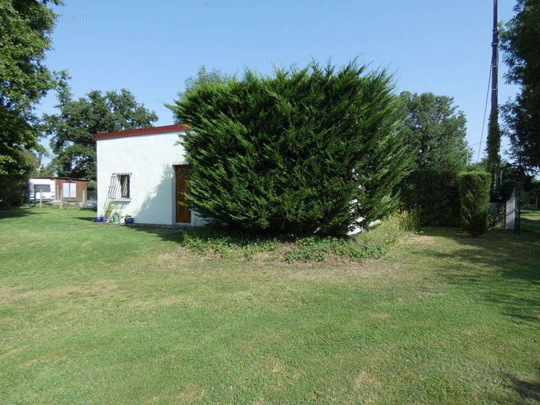 Terrain à MARCILLY-SUR-EURE