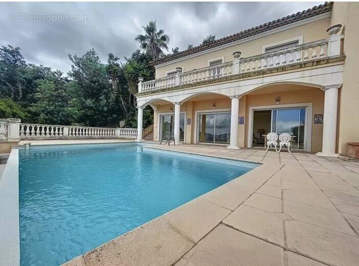 Maison à MANDELIEU-LA-NAPOULE