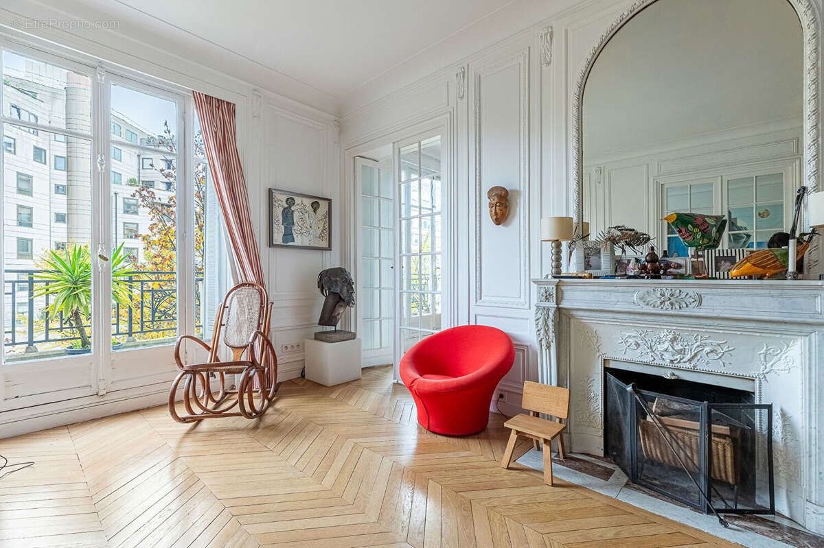 Appartement à PARIS-14E