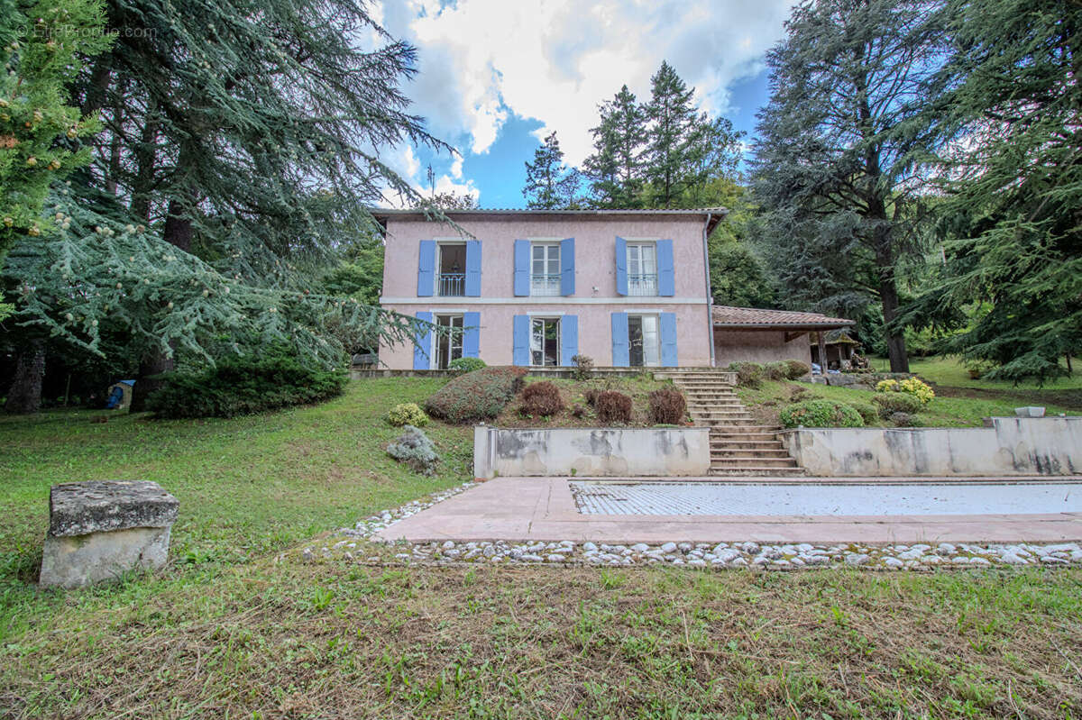 Maison à SAINT-CYR-AU-MONT-D'OR
