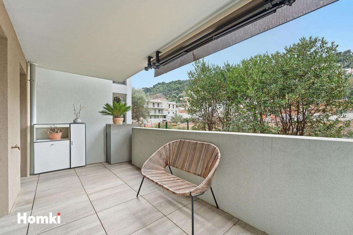 Appartement à SAINT-LAURENT-DU-VAR