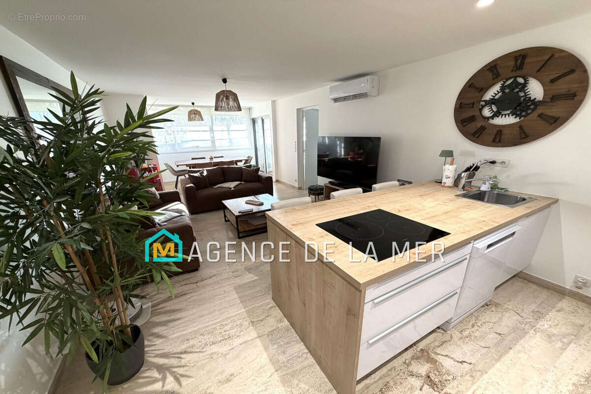 Appartement à MANDELIEU-LA-NAPOULE