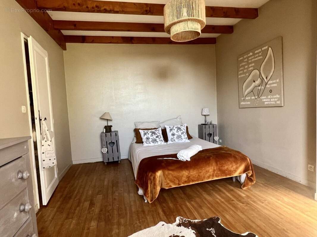 Maison à PAREMPUYRE