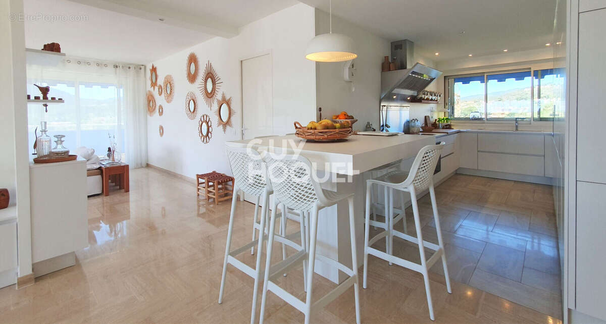 Appartement à MANDELIEU-LA-NAPOULE