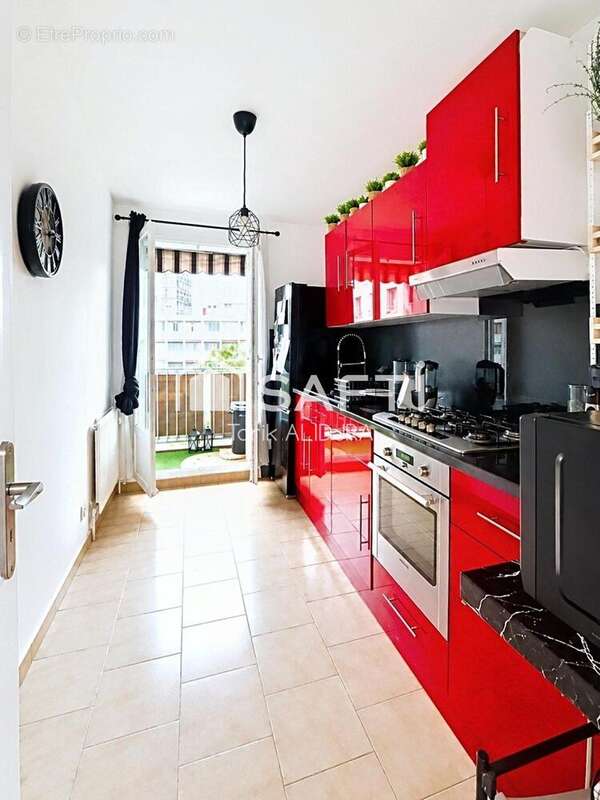 Appartement 76 m² à Marseille-3e  - photo 3